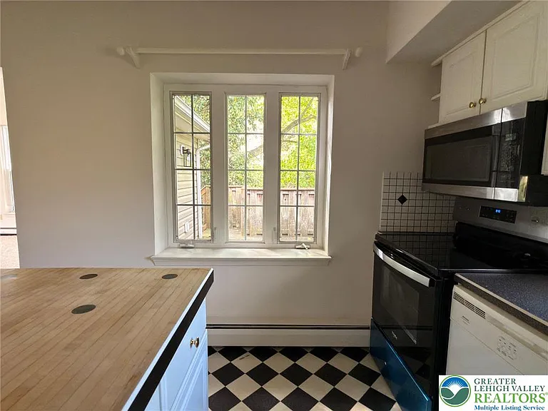 9751 Newtown Rd #B — Photo 8