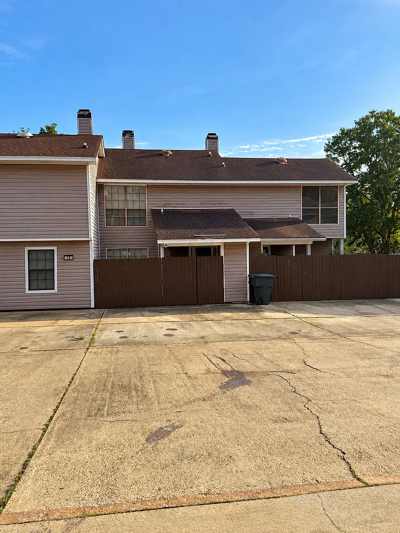 Beautiful 2BR/2BA in Gated Community Great Shreveport Location! — Photo 2