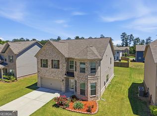 684 Lakehaven Ln, Loganville, GA 30052