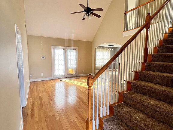 4th image of 2951 Aylesbury Drive