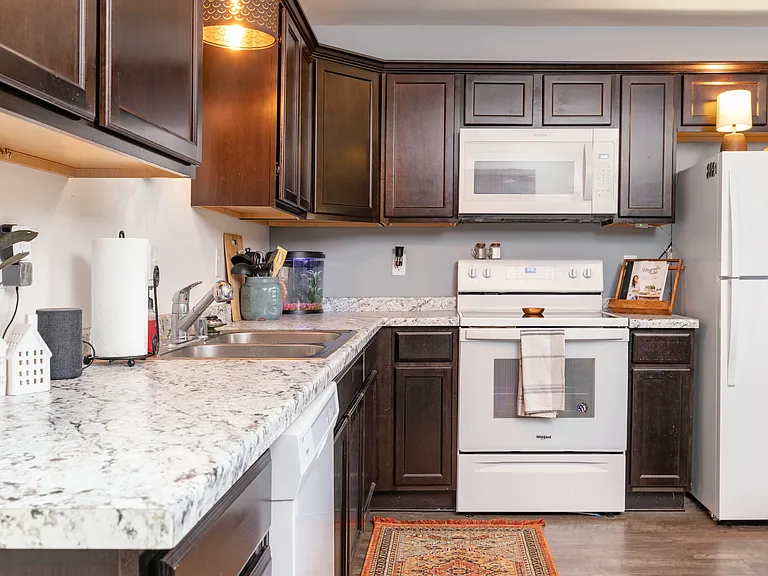 Pineview Townhomes — Photo 16