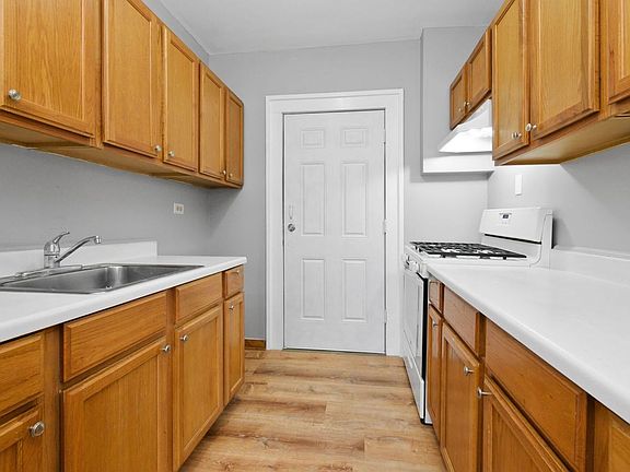 4th image of 4737-43 W 65th St #4741-2