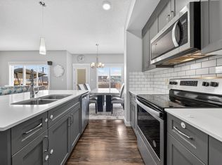 2408 Kelly Cir SW, Edmonton, AB T6W 3R9