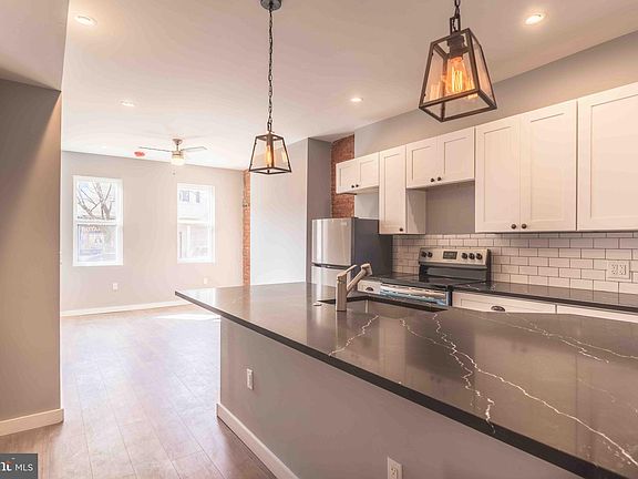3rd image of 2527 N Front St #1