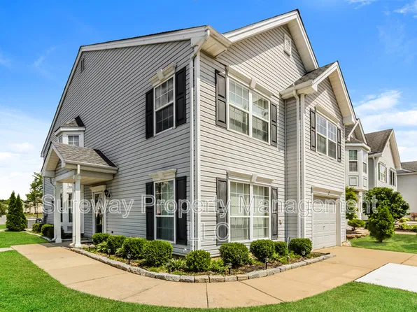 2 Muirfield Ct, Blackwood, NJ 08012