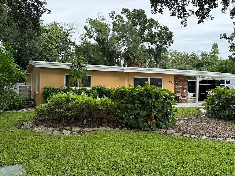 4394 Pompano Dr SE — Photo 2