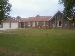 596 Hiawatha Rd, Pembroke, NC 28372