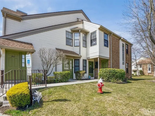 1916 Bayhead Dr, Parlin, NJ 08859