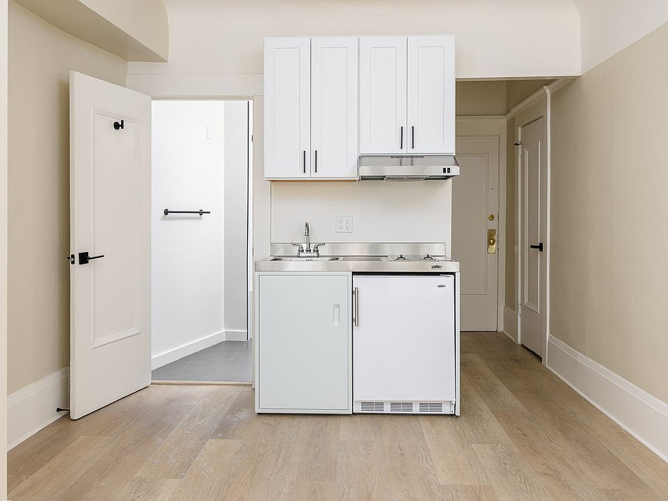 1st image of 903 Pine St #2A