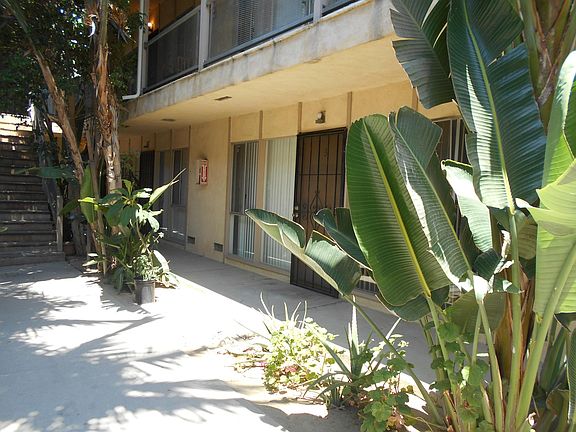 4th image of 266 E 25th St APT 3