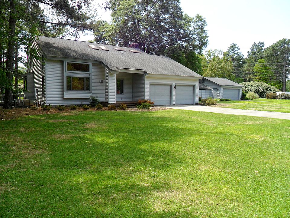 Front & Detached Garage/Shed