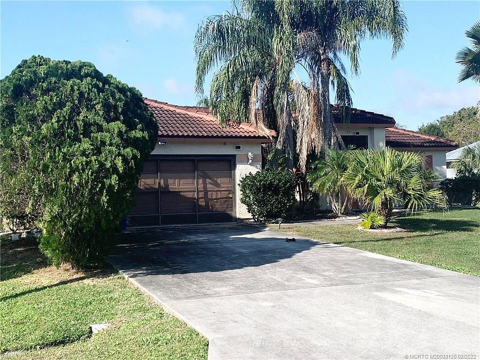 1st image of 2083 SE Joyner Cir
