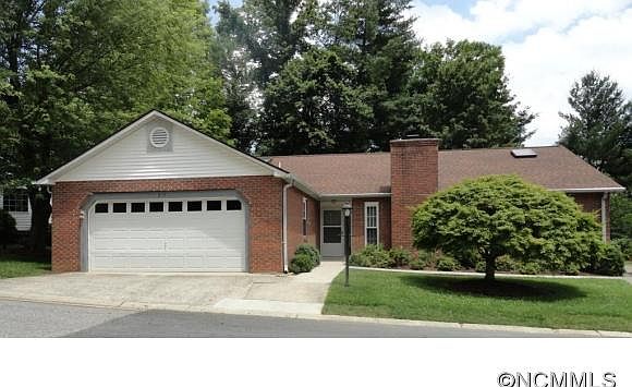 1st image of 217 Hampton Ct