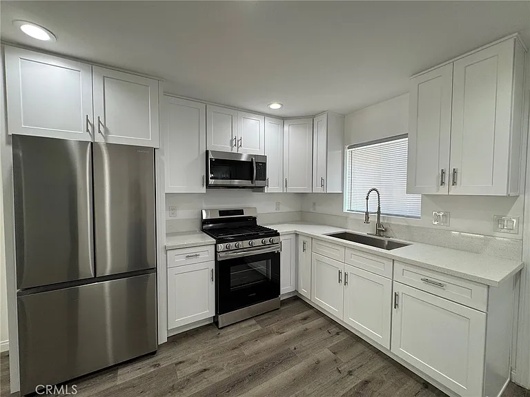 6838 Aura Ave — Photo 2