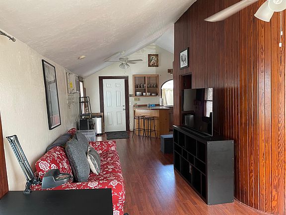 4th image of 1533 Arlington St #1/2