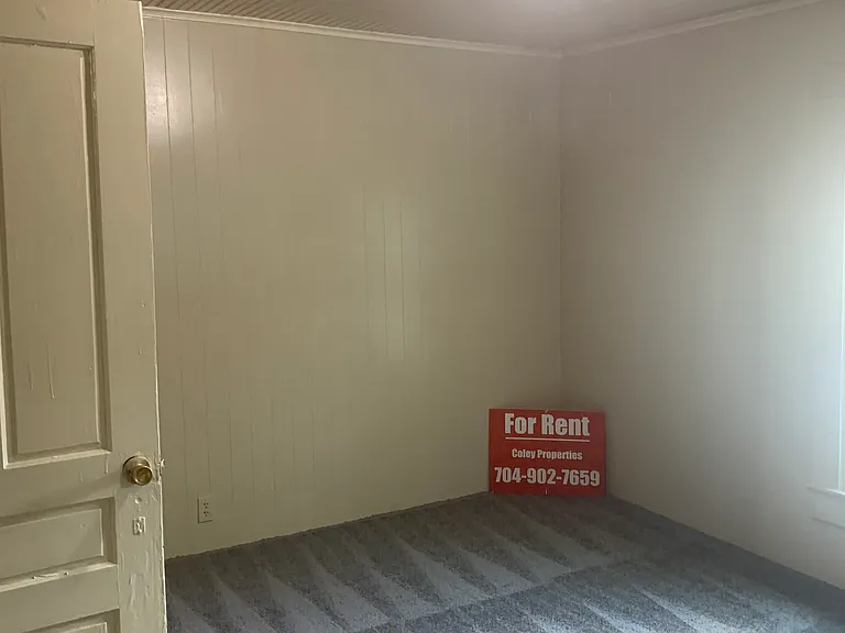 1203 Alexander St — Photo 13