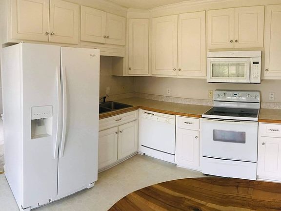 3rd image of 108 Heron Dr