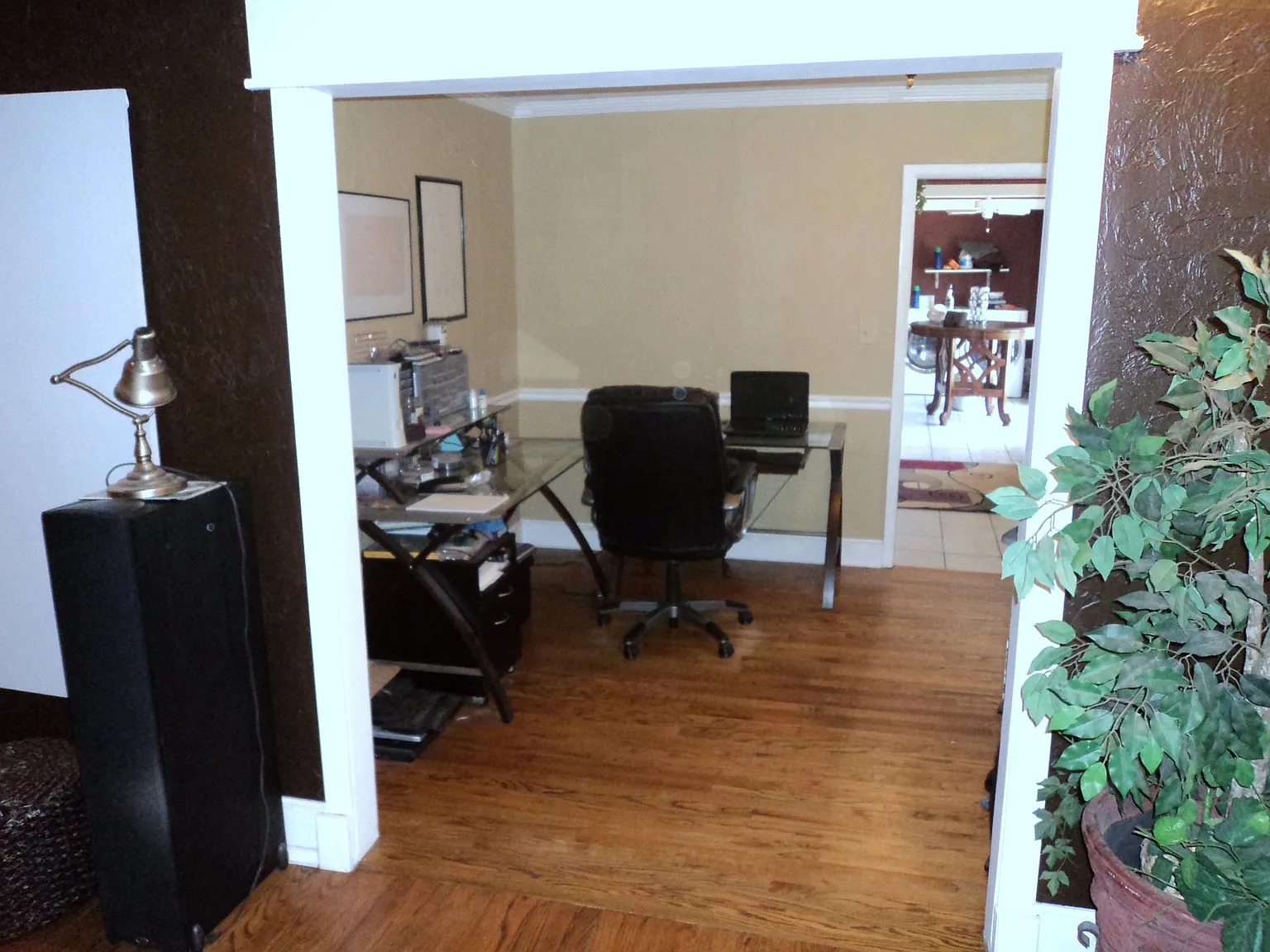 1201 Loma Dr — Photo 4