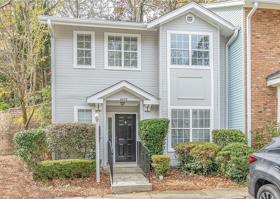 1st image of 1073 Woodbridge Holw NE