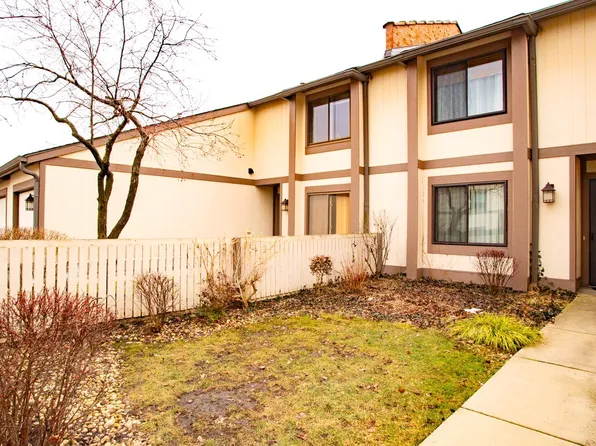 2538 Yarrow Ln, Rolling Meadows, IL 60008