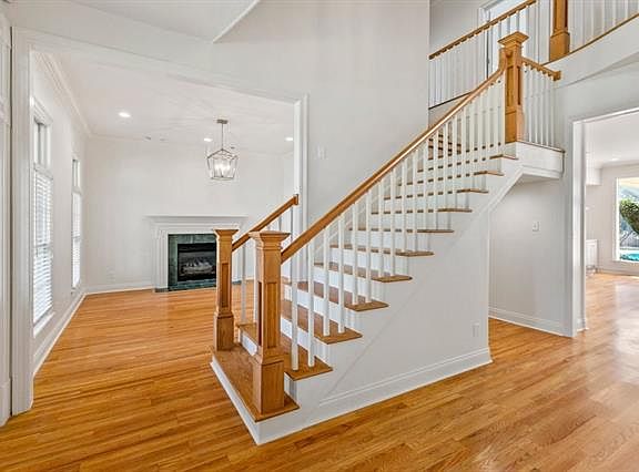 3rd image of 3920 Bayouwood Ln