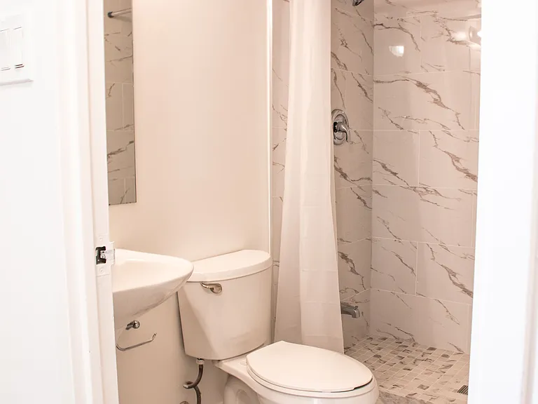 1001 Bay St #3403 — Photo 25