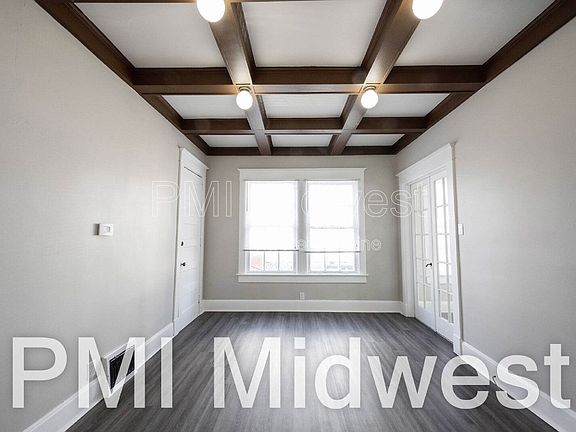 2nd image of 125 E 17th St APT 1