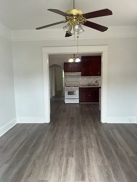 2 bed, $1,100 — Photo 2