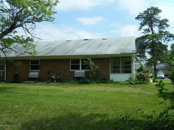 5th image of 49D Saint John Pl