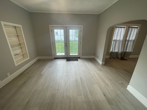 2nd image of 3233 Garretson Ave