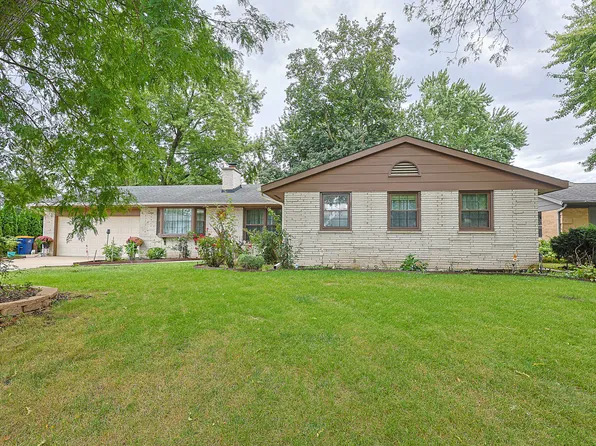 1431 Maple Ln, Elgin, IL 60123