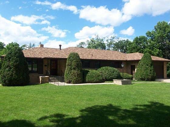 1st image of 325 Woodshire Dr