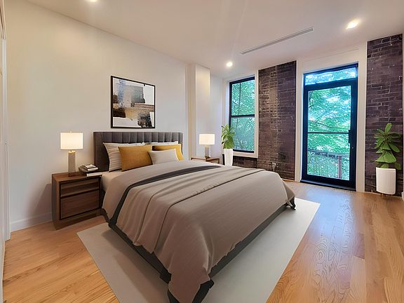 4th image of 12-15 Jackson Ave #1