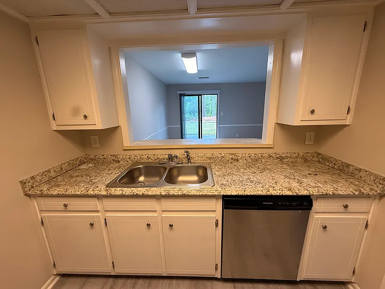 3925 Mountain View Rd #3 — Photo 13