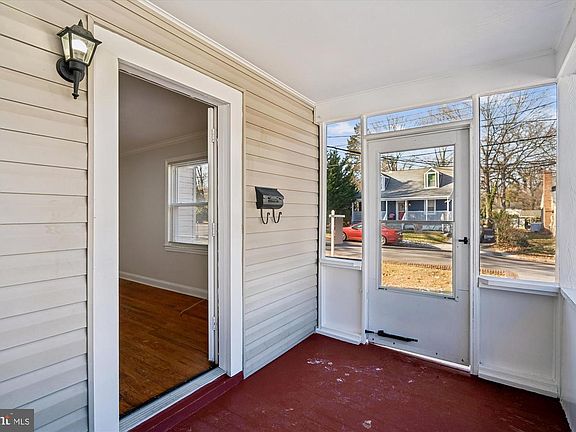 4th image of 9521 51st Ave