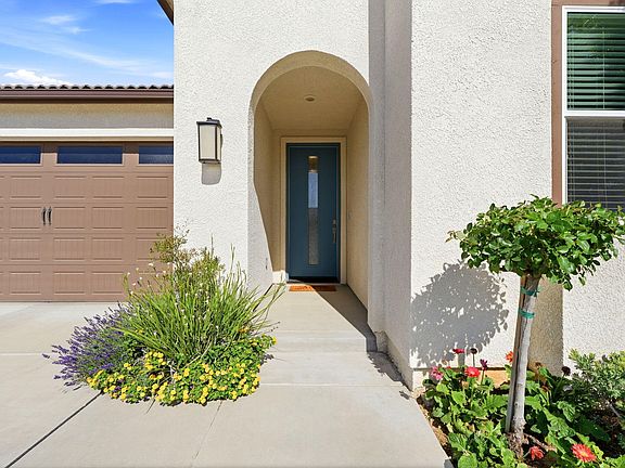 3rd image of 3245 Las Rosas Avenue