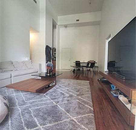 3rd image of 2775 NE 187th St APT 122