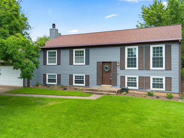 1236 Summerfield Dr, Herndon, VA 20170