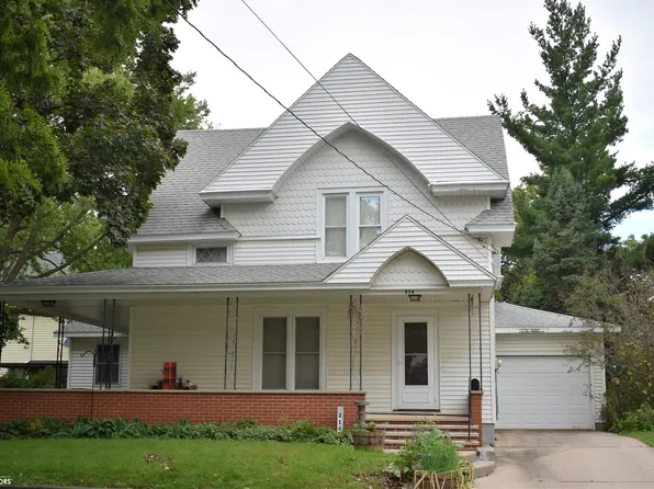 314 Iowa St, Iowa Falls, IA 50126