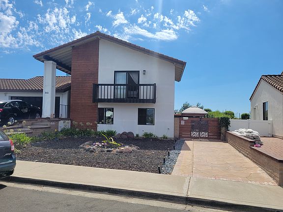 house attached Unit to the side has its own private entry