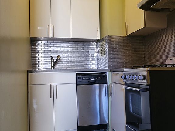 4th image of 445 E 77th St APT 3M