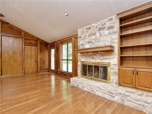 5th image of 11518 Antigua Dr