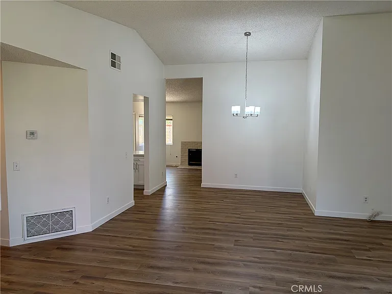 620 Sky Ct — Photo 3