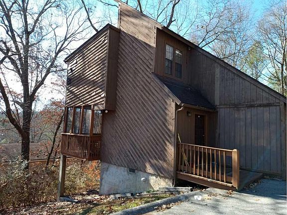2nd image of 3606 Idlewild Cir #3606