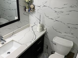 180 Markham Rd #1703, Toronto, ON M1M 2Z9