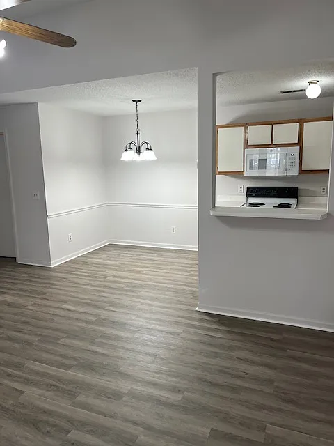 1114 Third Loop Rd — Photo 3