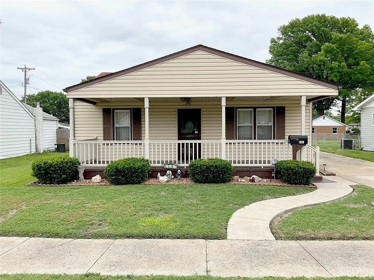 1609 Minerva Ave photo 1