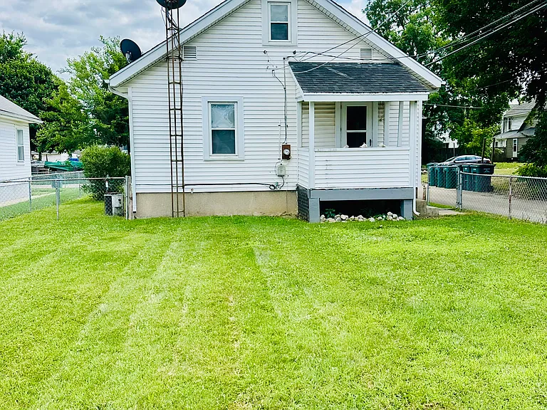 812 S J St — Photo 15