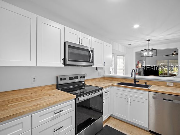3rd image of 29 Gables Ln