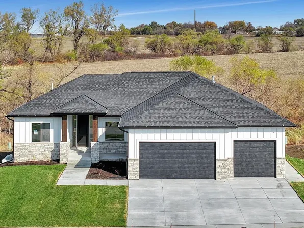 8730 Dragonfly Ln, Lincoln, NE 68526